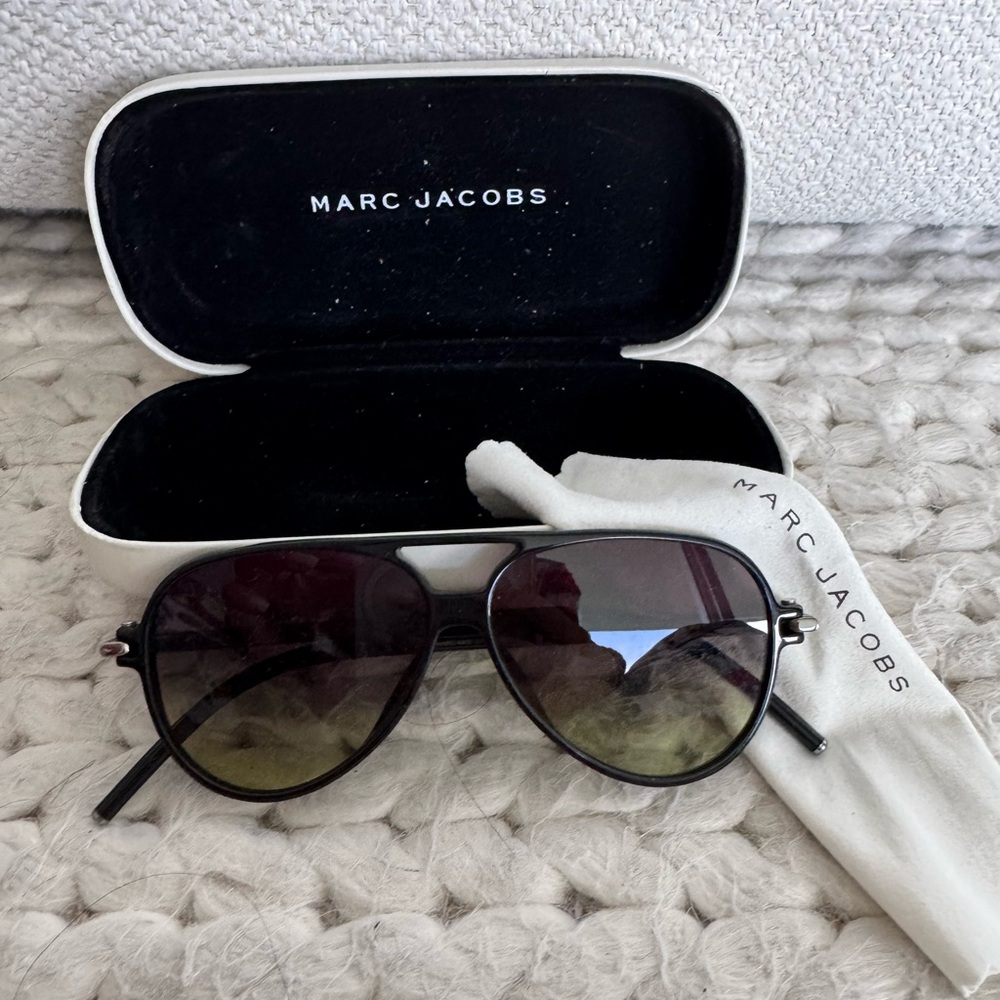 Marc Jacobs Black Aviator Sunglasses with Gradient Brown Lenses